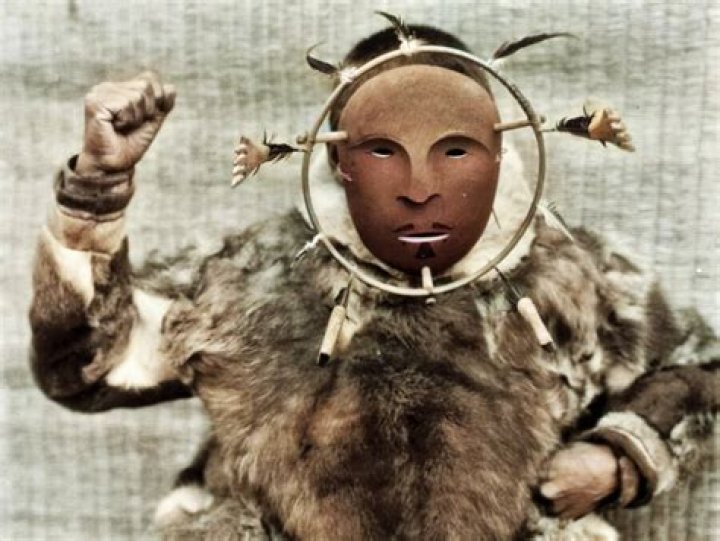 33 Colorized Photos Of Native American Masks From The Early 1900s