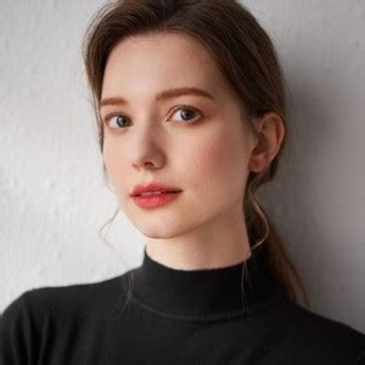 Anastasia Cebulska Age | Wiki, Net worth, Bio, Height, Boyfriend? |