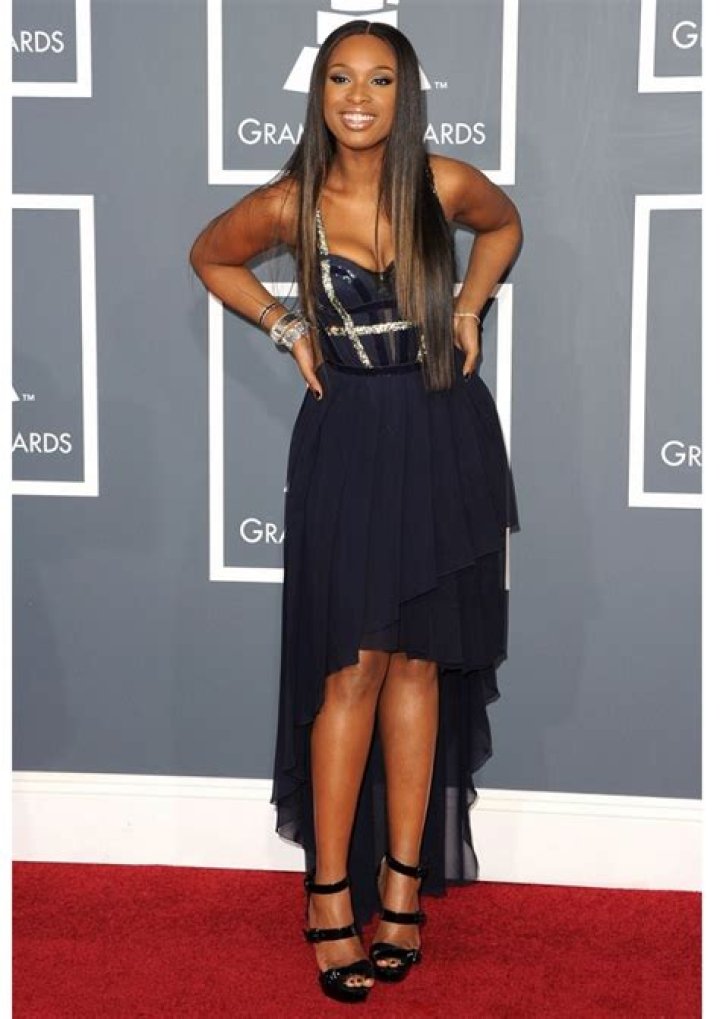 How tall is Jennifer Hudson