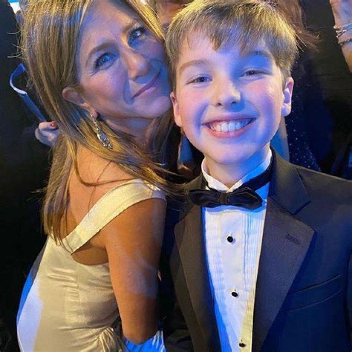 Iain Armitage (Sheldon Cooper) Biography, Age, Height, Girlfriend, Images & Net Worth