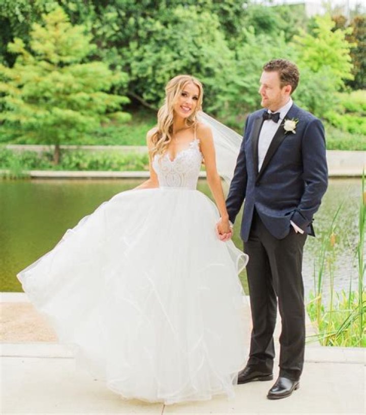 Leighannsays Bio | Age, Wiki, Net worth, Height, Husband, Married, Boyfriend|