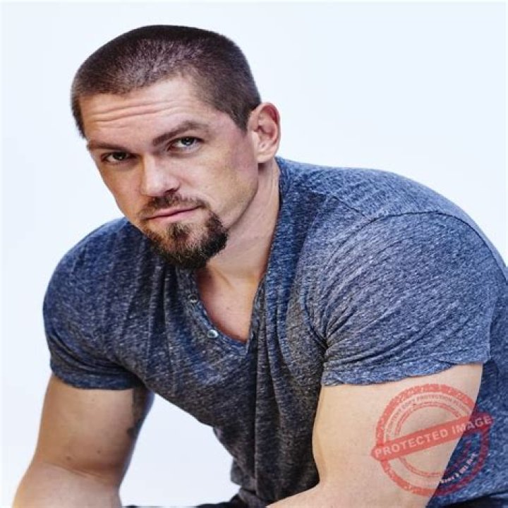 Mel Gibson Bio & Wiki: Net Worth, Age, Height & Weight