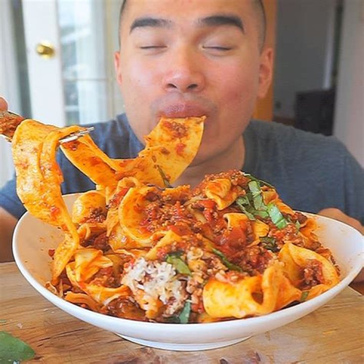 Quang Tran Net Worth and Earnings